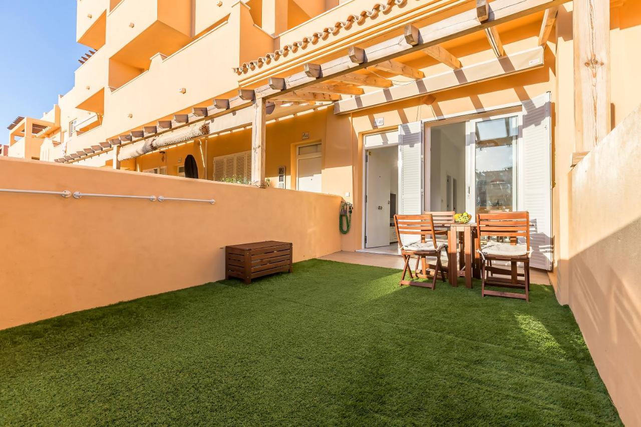 Bajo Con Jardin Y Piscina Cerca De La Playa Dos Apartment Tarifa